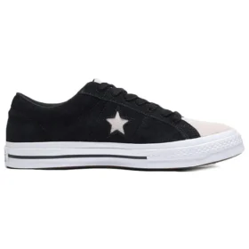 One Star Black White
