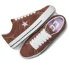 One Star Pro “Dark Clove White”